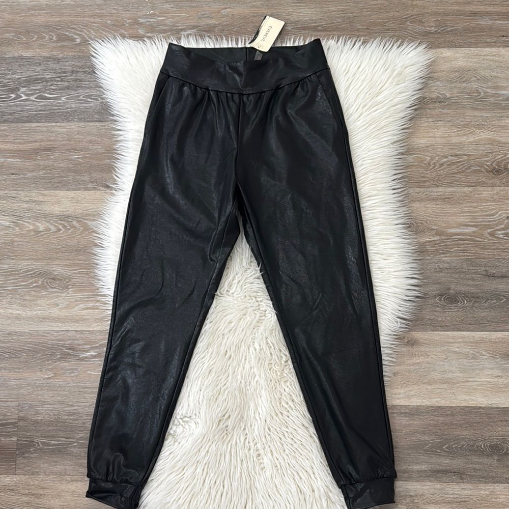 EVEREVE COMMANDO Black Faux Leather Joggers Size XS NWT